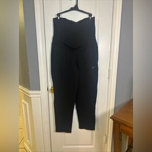 Nike One Training Maternity Pants Size Medium Color Black